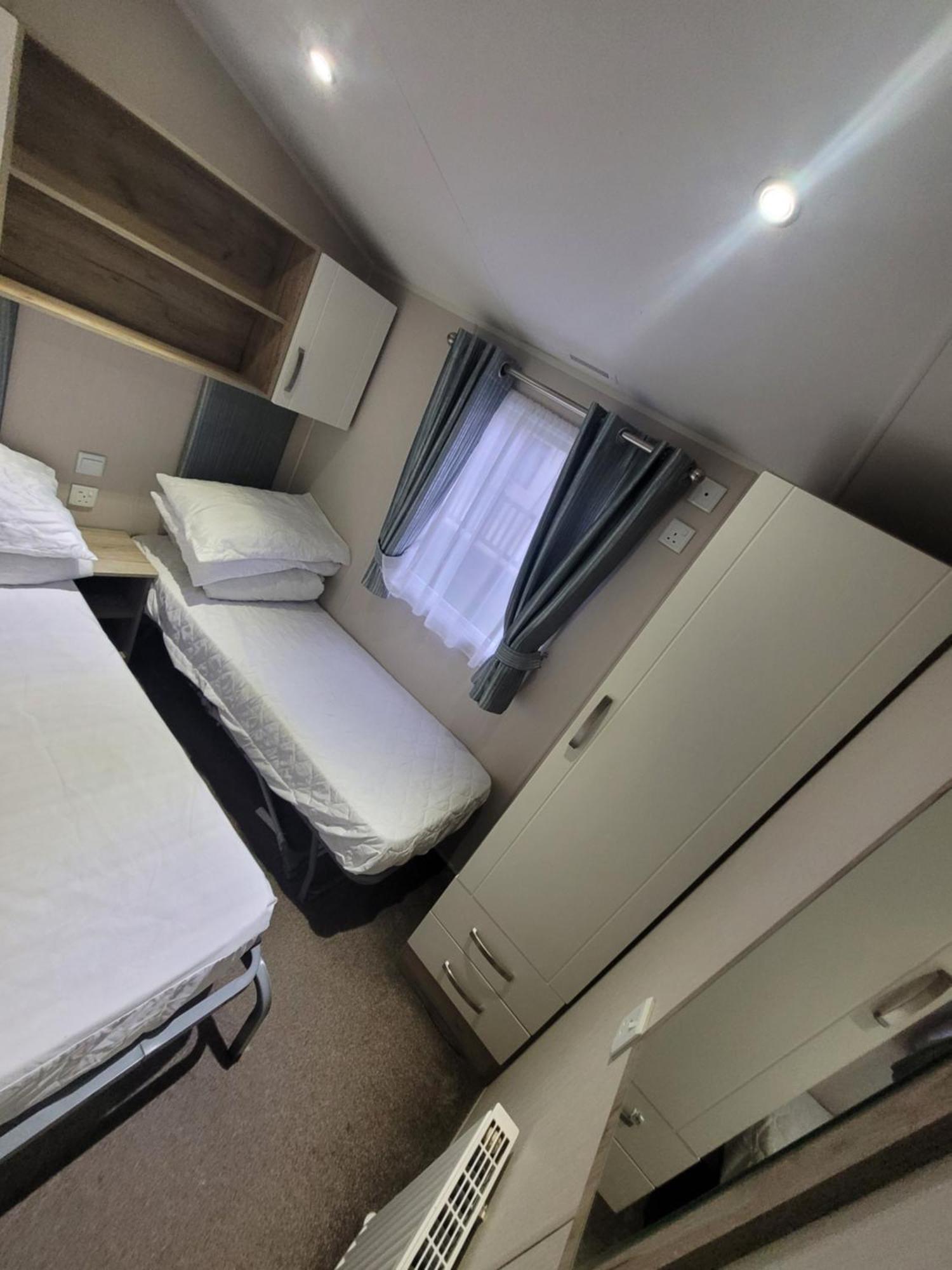 A22 Unity Unity Brean Sleeps 8 People 3 Bedrooms 1 Pet Free * Berrow