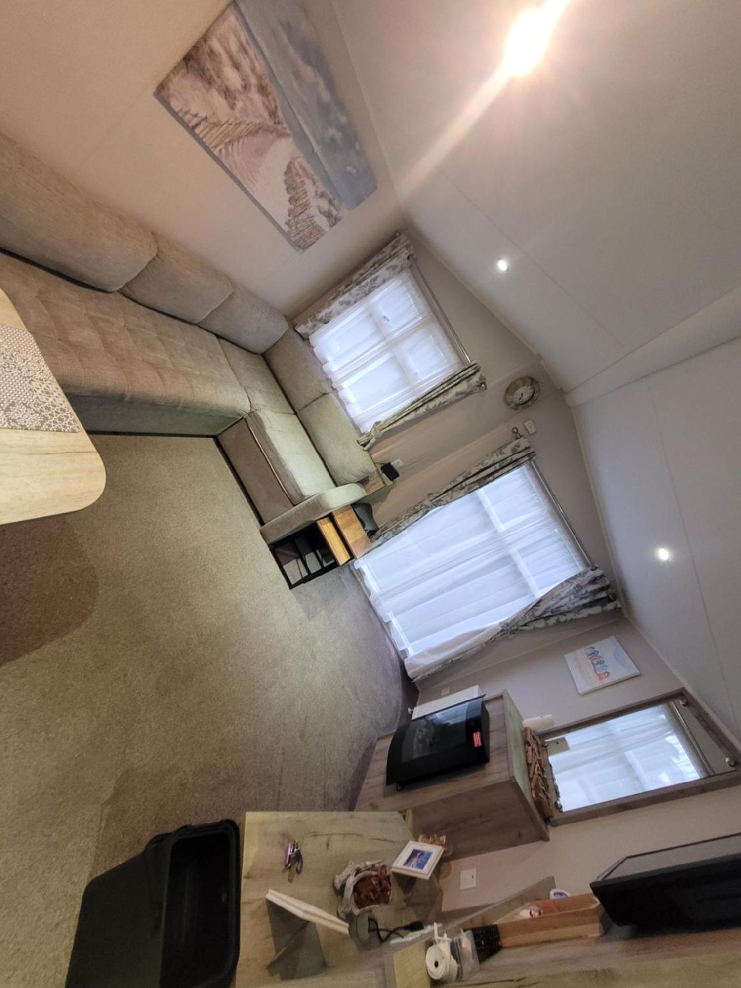 A22 Unity Unity Brean Sleeps 8 People 3 Bedrooms 1 Pet Free Campsite *